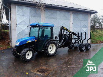 Vyvážecí vlek Vahva Jussi 3000_420 a malotraktor New Holland